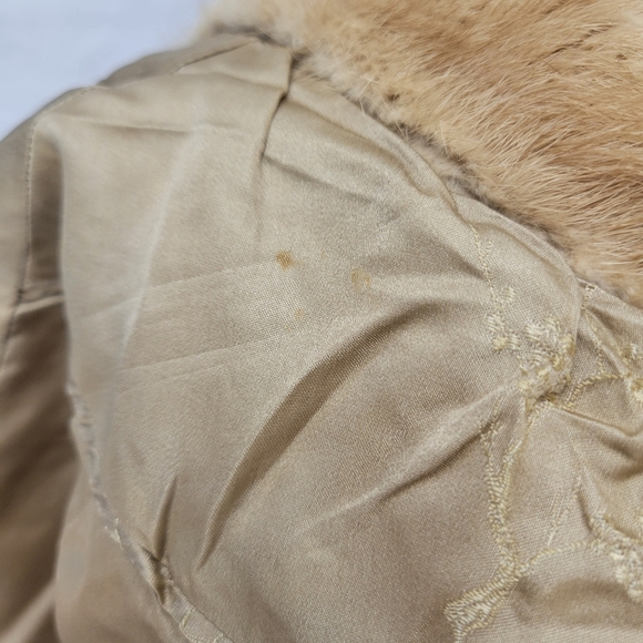 C. Jorgensen Furs of Pasadena Mink Elegant Tan Fur Cape Jacket - Picture 5 of 6